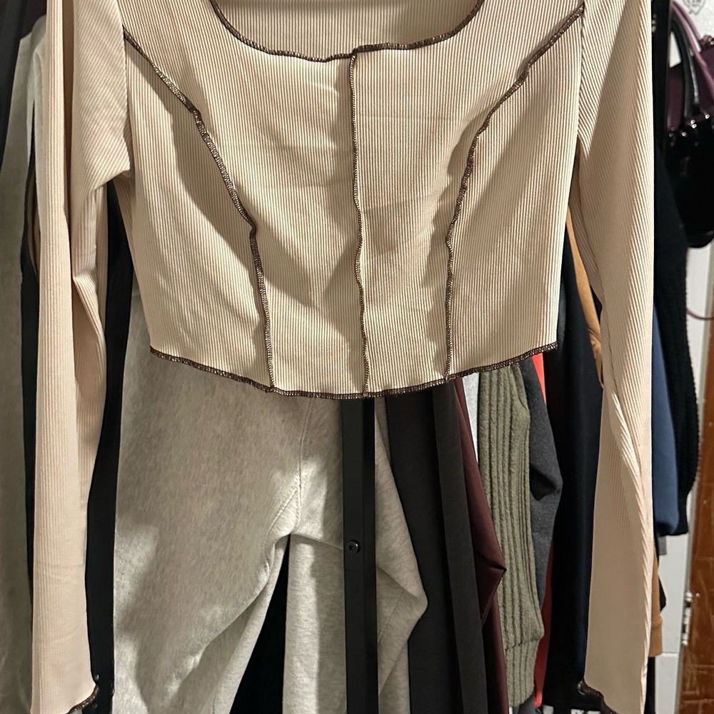 SHEIN Beige Long Sleeve Crop Top
